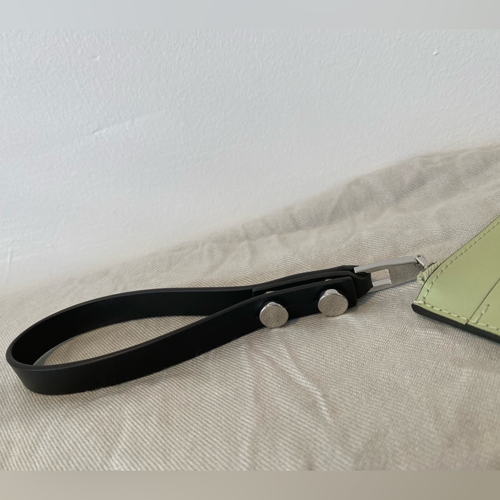 Timbuk2 Smooth Moves Leather Wristlet - Picture 10 of 15